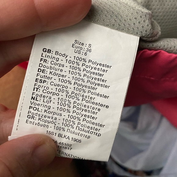 Bench windbreaker size small - Picture 7 of 7